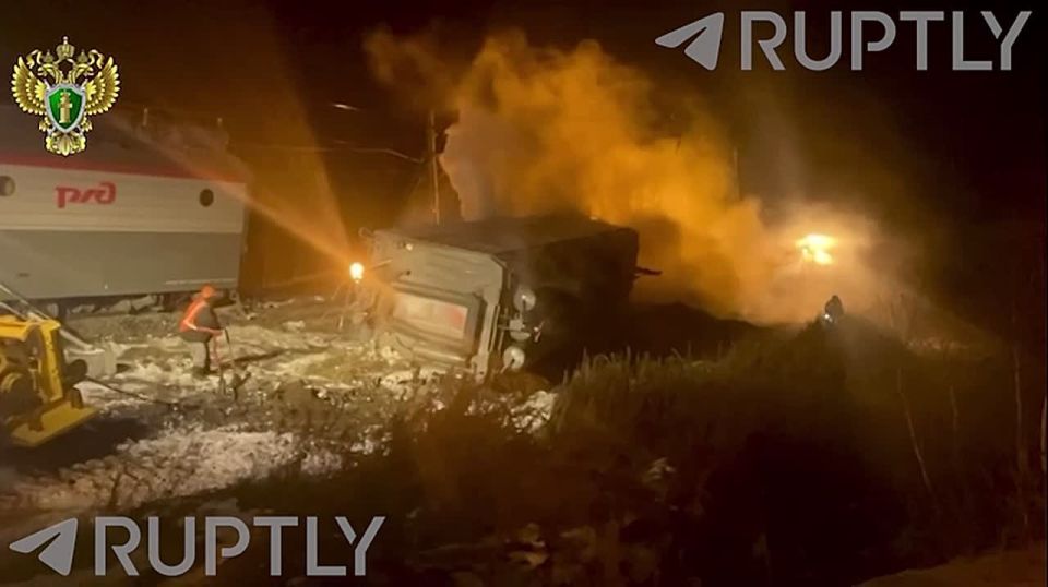 Из-за забытых на путях инструментов: поезд с углем сошел с рельсов под Иркутском — пострадавших нет