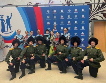 Ансамбль «Палитра» показал Москве, как пляшут казаки в Прибайкалье