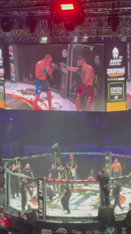 В ледовом дворце «Айсберг» проходит совместный турнир Лиги MFP 262 и Open FC 59 «Сибирский легион. Судный день»