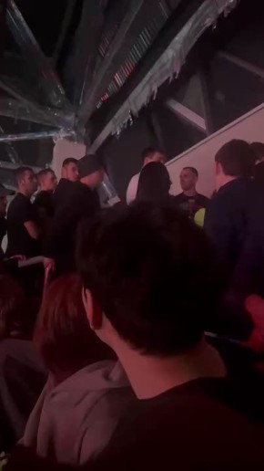 Тем временем на трибуне произошла драка