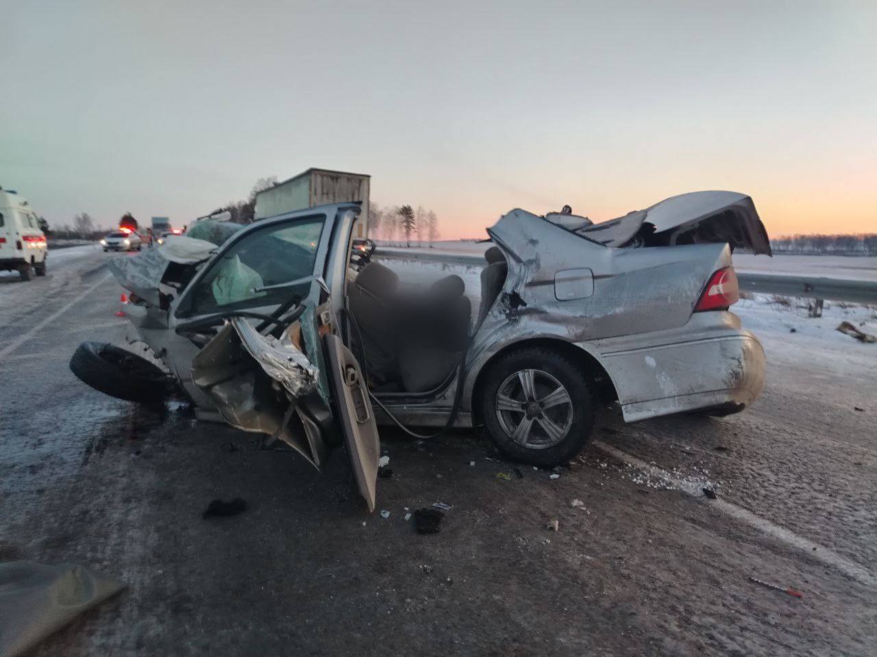 Четыре человека, среди которых трое детей, погибли в аварии в Иркутской области Четыре человека, среди которых трое детей, погибли в аварии в Иркутской области