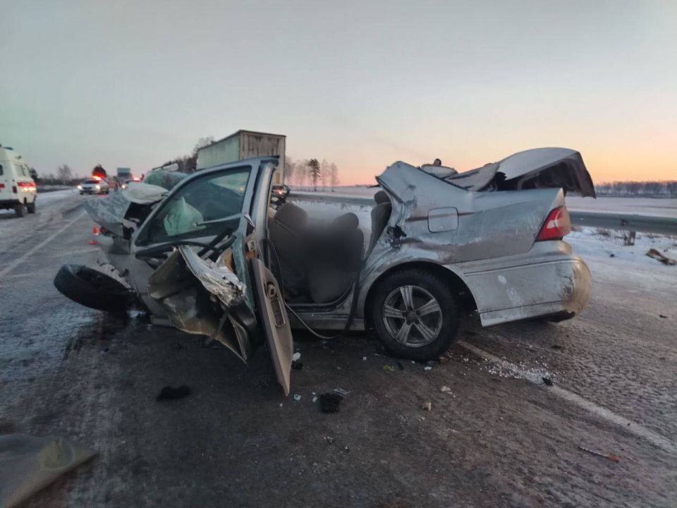 «Ушли из жизни маленькими ангелочками»: обычная поездка закончилась страшным горем для двух семей