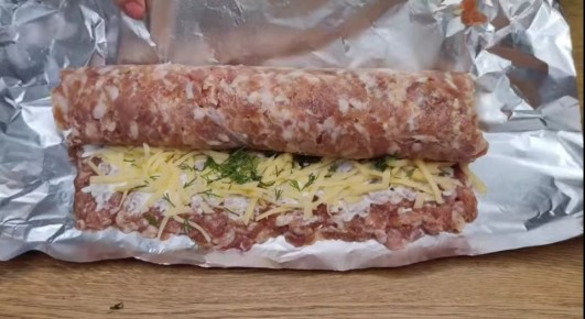 Как приготовить мясной рулет с сыром: уютный рецепт для всей семьи
