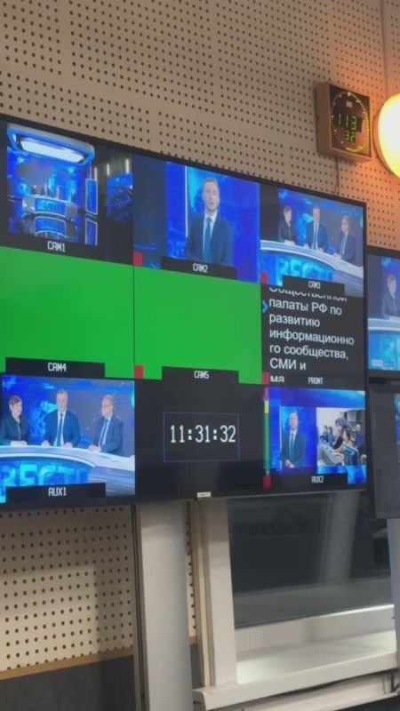 Поскольку наш сегодняшний эфир можно считать новосельем, мы проводим его с теми, кто поддержал обновление нашей студии