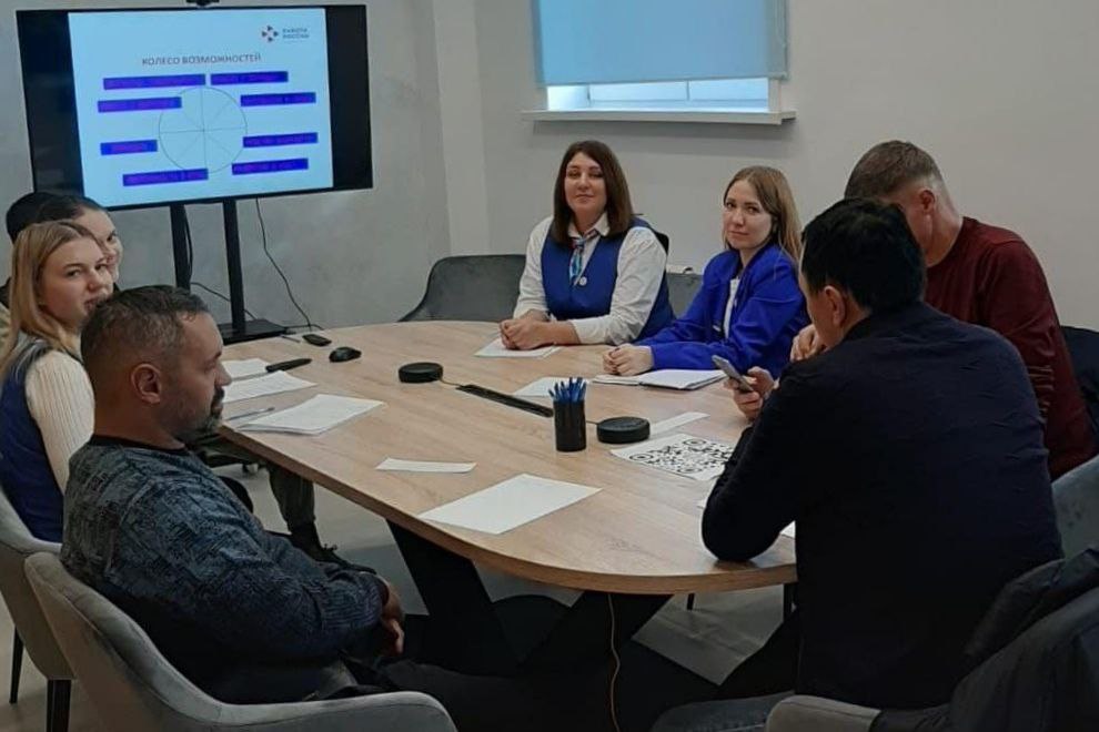 Кадровый центр «Работа России», работодатели и участники СВО обсудили возможности профессионального развития ветеранов и их трудоустройства