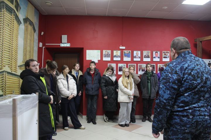 Транспортные полицейские организовали для лицеистов РЖД экскурсию в музей Иркутского тюремного замка, функционирующий в СИЗО-1 г. Иркутска Транспортные полицейские организовали для лицеистов РЖД экскурсию в музей Иркутского тюремного замка, функционирующий в СИЗО-1 г. Иркутска