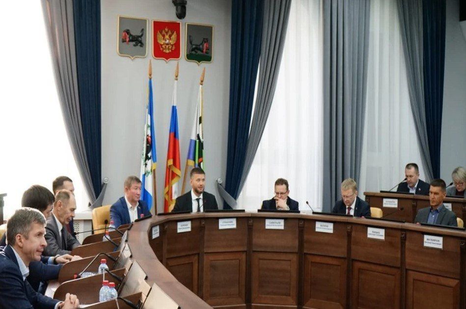 На депутатских слушаниях в Думе Иркутска обсуждалось расширение ул. Пискунова. Эту тему вынесли сразу четыре депутата: Максим Булдаков, Сергей Калиновский, Владимир Мунханов и Михаил Лунев