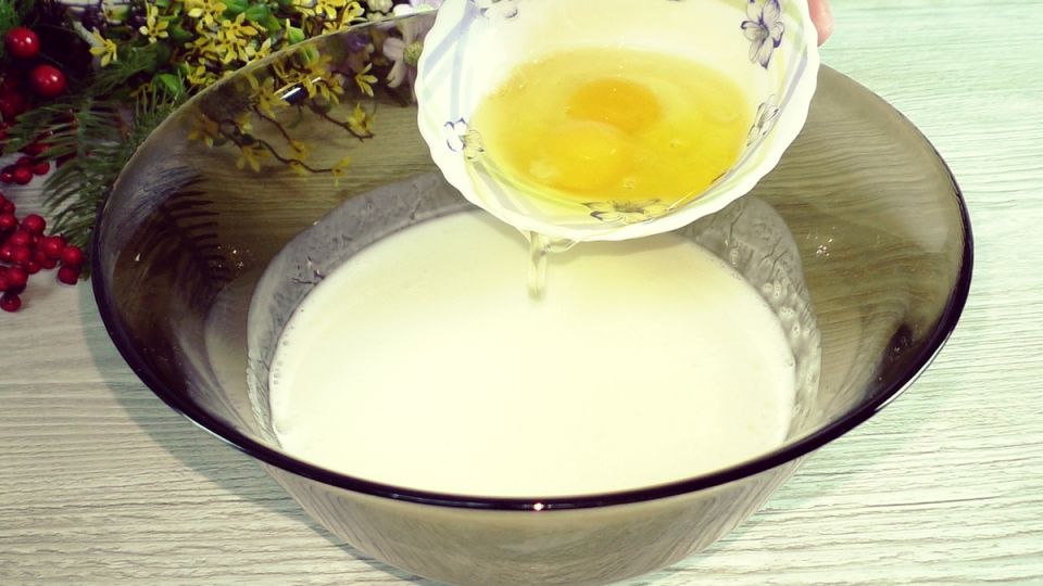 Простой и вкусный заливной пирог на кефире для всех