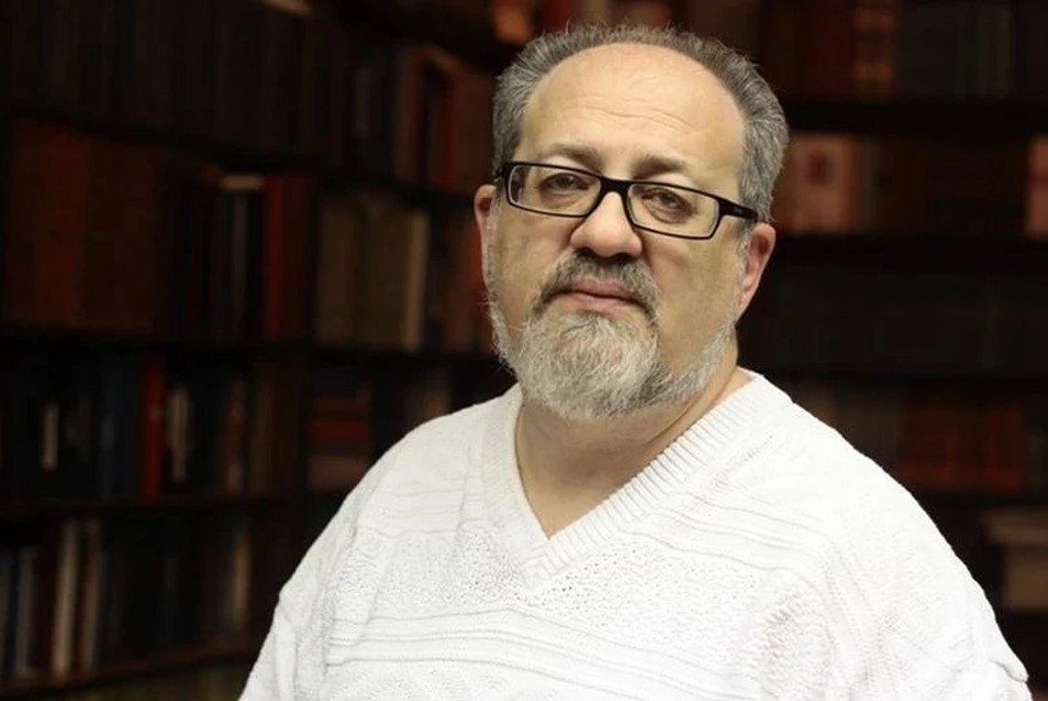 Директор иркутского филиала АО» Издательский дом «Комсомольская правда», доктор исторических наук, профессор Станислав Гольдфарб избран Председателем Общественной палаты Иркутска