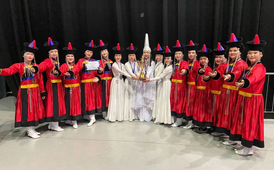 Ансамбль «Гэсэрчики» из Иркутской области победил на Пифийских играх в Абу-Даби