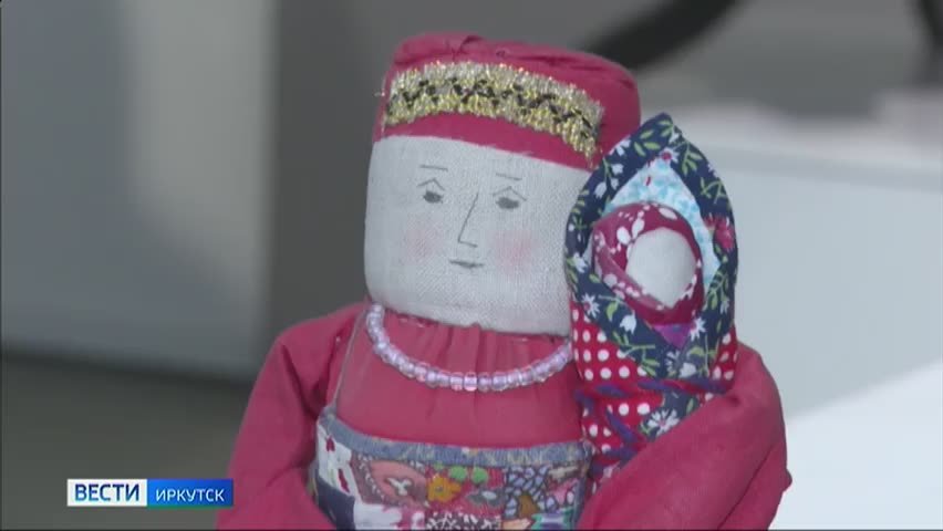 Более 50 кукол ручной работы представили на выставке ко Дню матери в Иркутском краеведческом музее