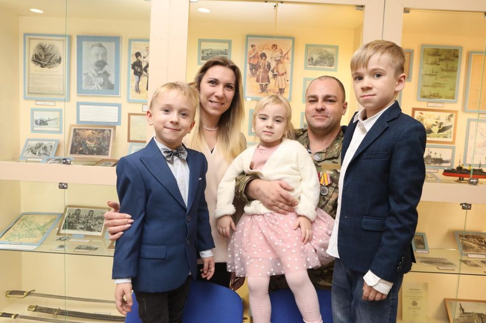 В музее истории Иркутска 29 ноября состоялась третья встреча героев проекта «Защитники Отечества: связь поколений» В музее истории Иркутска 29 ноября состоялась третья встреча героев проекта «Защитники Отечества: связь поколений»