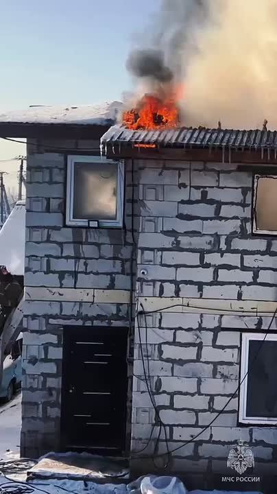 Загорелся садовый двухэтажный дом в садоводстве «Энергетик-2» в Иркутске