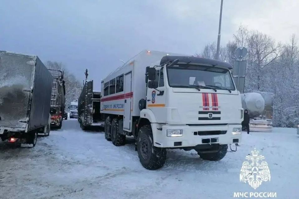 На федеральной трассе Р-258 «Байкал» в районе Байкальска и Слюдянского района уже третий день не рассасывается многокилометровая пробка