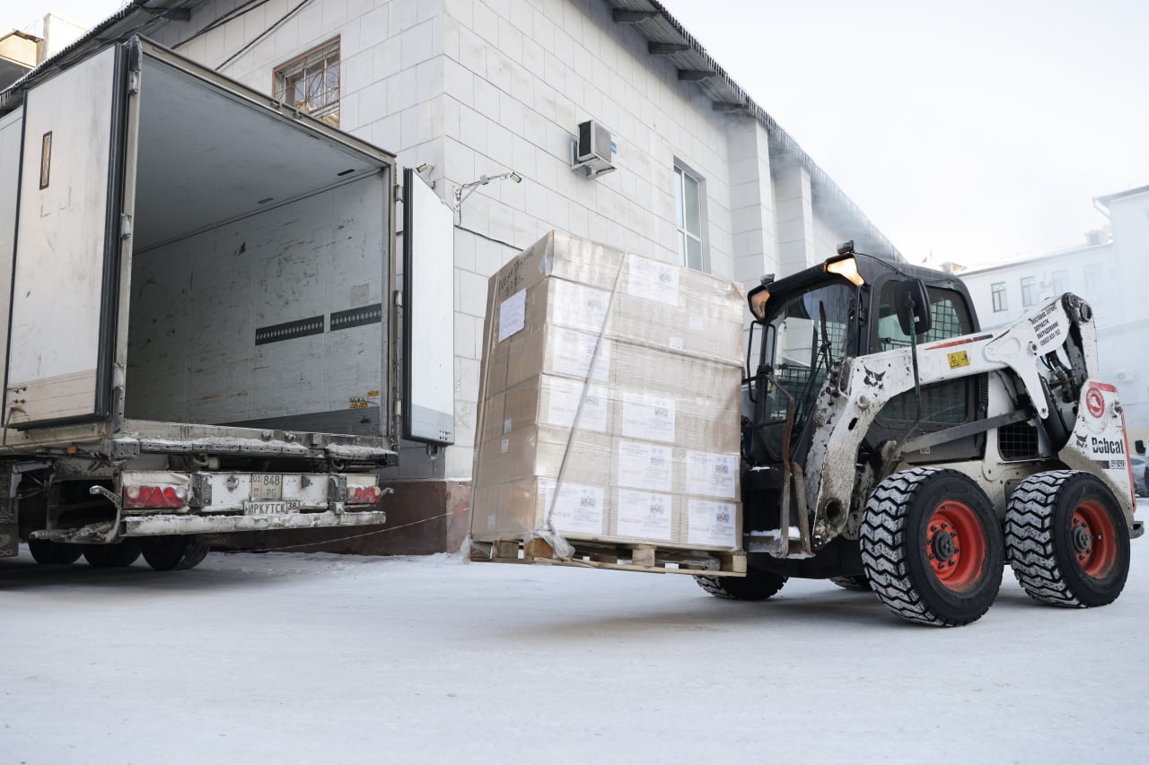 Жители Иркутской области отправили новогодние подарки детям Кировска ЛНР и бойцам, проходящим лечение в одном из госпиталей в зоне СВО