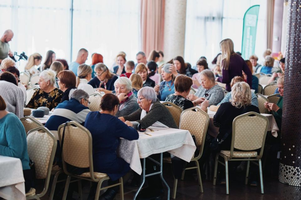 Благотворительная акция «Вяжем вместе» прошла в Иркутской области Благотворительная акция «Вяжем вместе» прошла в Иркутской области