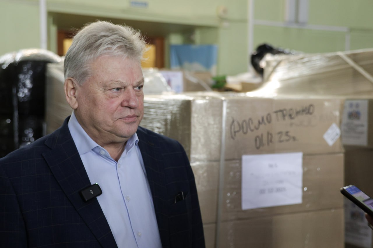 Жители Иркутской области отправили новогодние подарки детям Кировска ЛНР и бойцам, проходящим лечение в одном из госпиталей в зоне СВО Жители Иркутской области отправили новогодние подарки детям Кировска ЛНР и бойцам, проходящим лечение в одном из госпиталей в зоне СВО