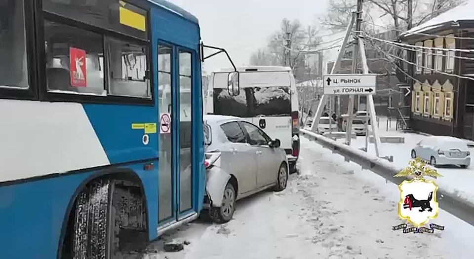 Число машин, помятых в массовой аварии в Иркутске, выросло до девяти