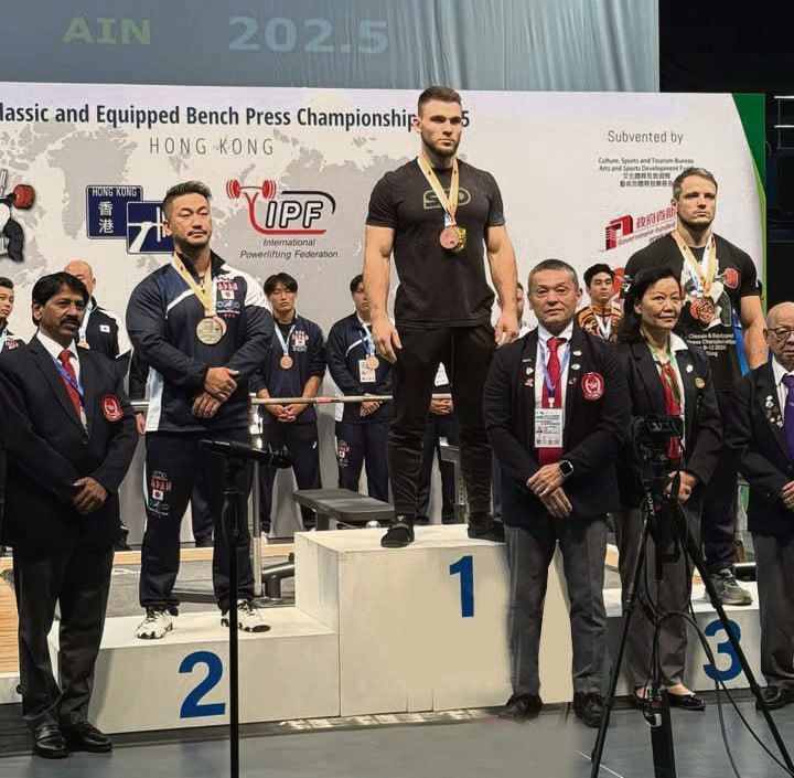 Иркутянин Андрей Талько поднял штангу весом 212,5 кг на чемпионате Азии по пауэрлифтингу