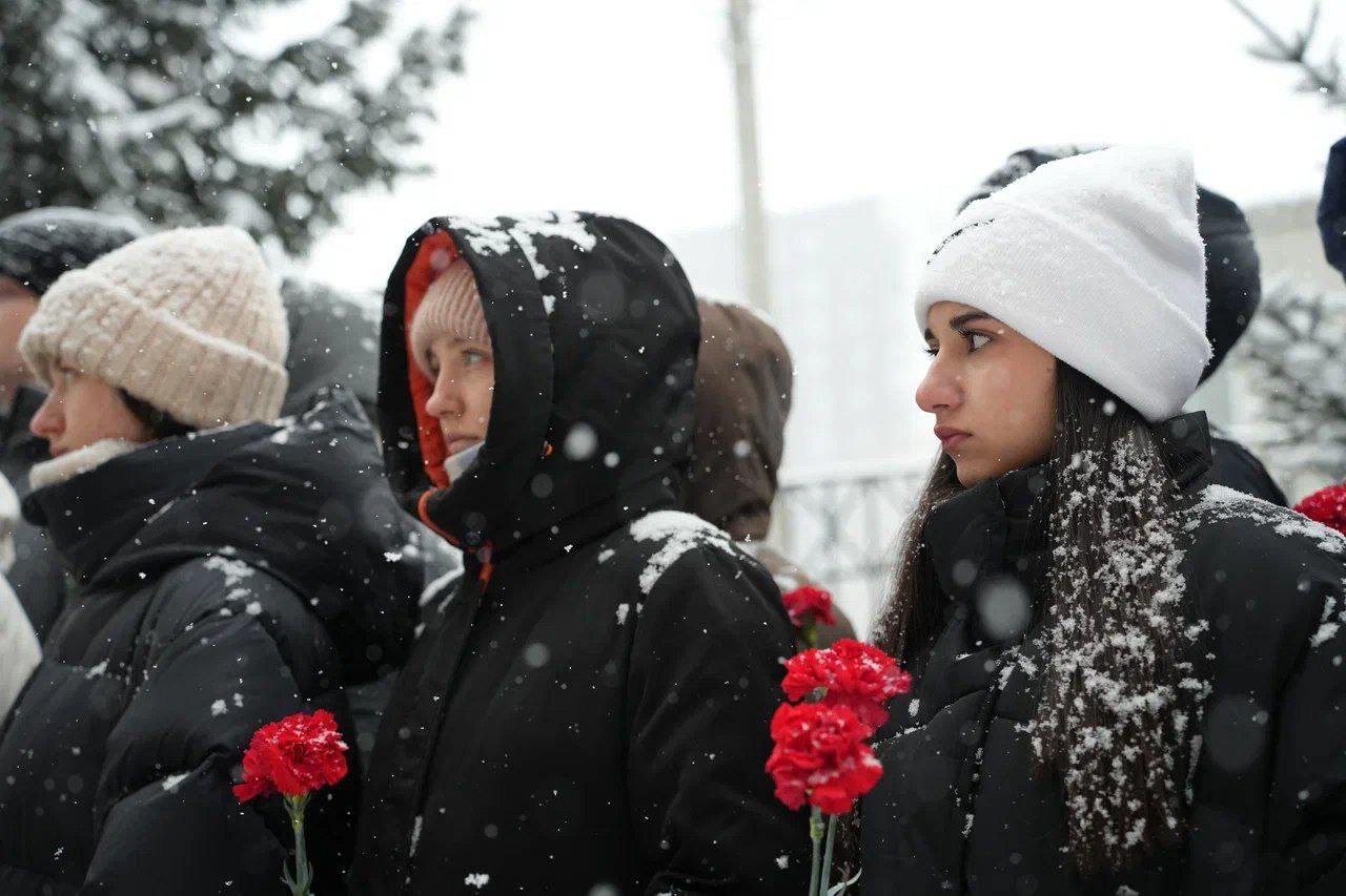 Память выпускника школы 26, участника СВО Михаила Зуева увековечили в Иркутске Память выпускника школы 26, участника СВО Михаила Зуева увековечили в Иркутске