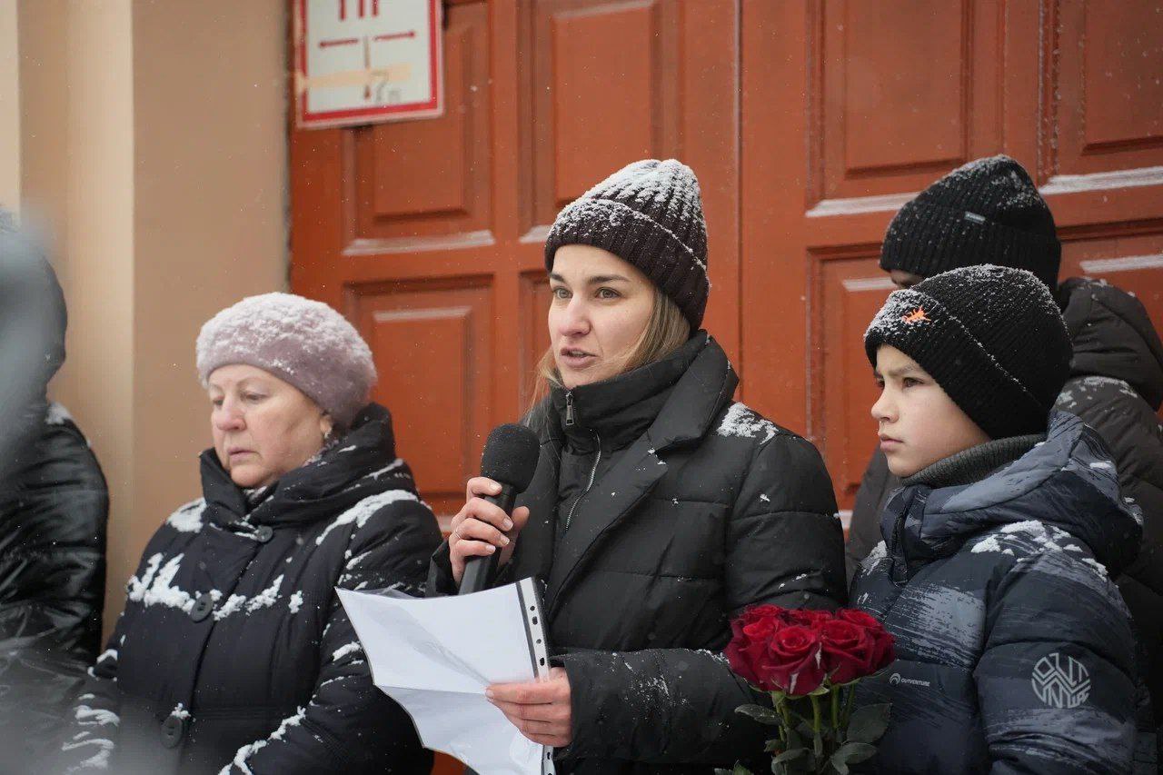 Память выпускника школы 26, участника СВО Михаила Зуева увековечили в Иркутске Память выпускника школы 26, участника СВО Михаила Зуева увековечили в Иркутске