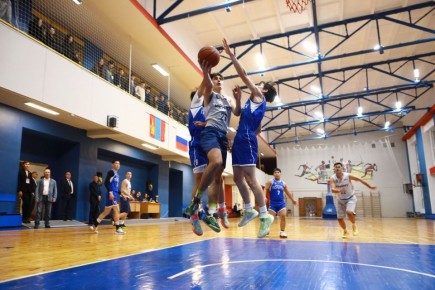 В спортивном зале Иркутского национального исследовательского технического университета 2 декабря состоялся баскетбольный матч между командами российских и монгольских студентов