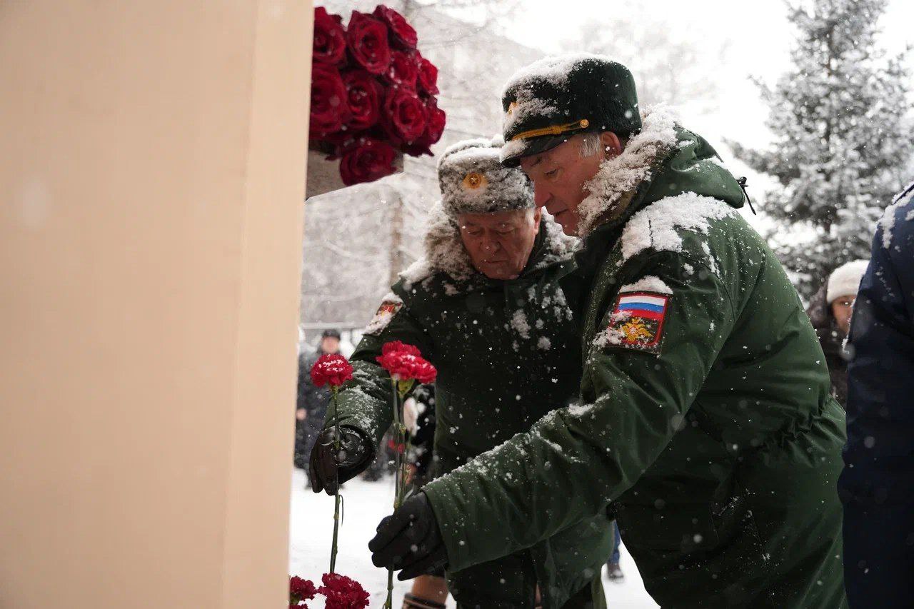 Память выпускника школы 26, участника СВО Михаила Зуева увековечили в Иркутске Память выпускника школы 26, участника СВО Михаила Зуева увековечили в Иркутске