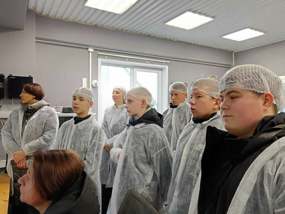 Юные агрономы. Учащиеся школы из поселка Дальняя Закора Жигаловского района собрали в этом году богатый урожай овощей