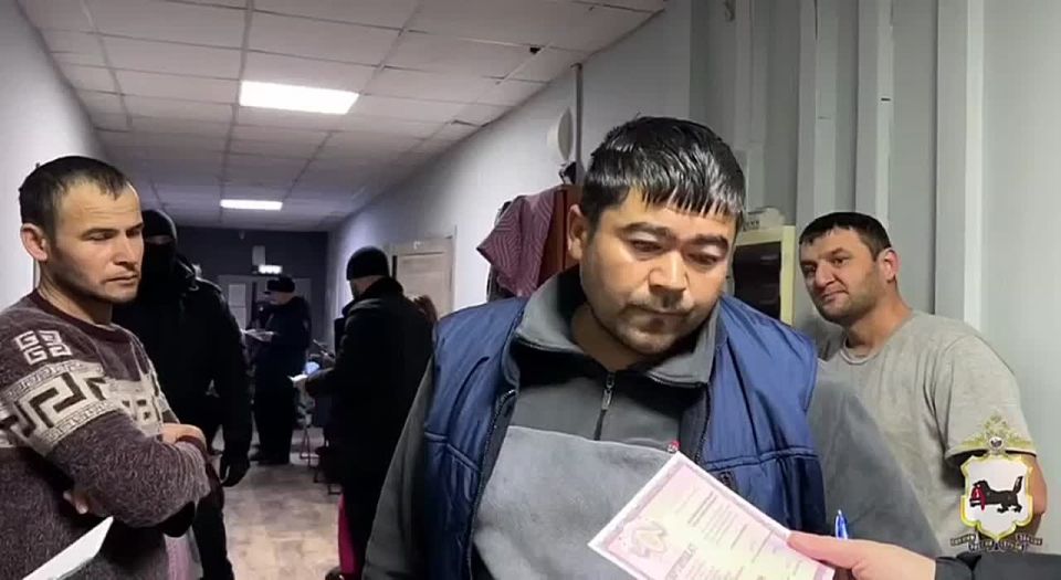 «Нелегальный мигрант»: кадры профилактической операции с участием ОМОН Росгвардии в Иркутске