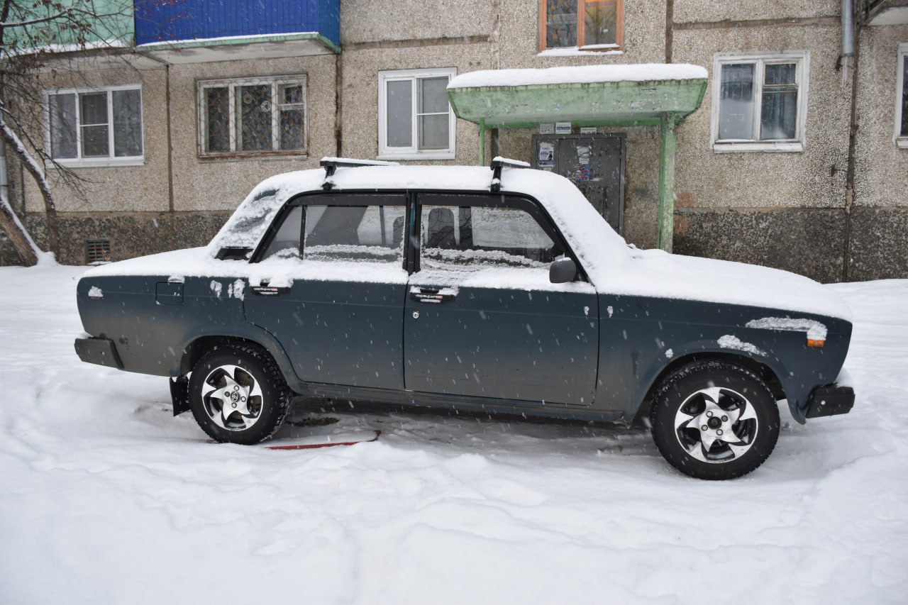 В Усть-Илимске полицейские задержали подозреваемого в попытке угона отечественного автомобиля В Усть-Илимске полицейские задержали подозреваемого в попытке угона отечественного автомобиля