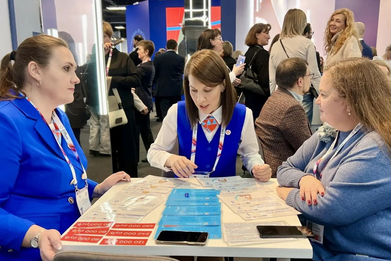 В рамках Всероссийского Кадрового форума специалисты Кадрового центра Иркутской области представили на стенде Минтруда России передовой опыт в сфере занятости В рамках Всероссийского Кадрового форума специалисты Кадрового центра Иркутской области представили на стенде Минтруда России передовой опыт в сфере занятости