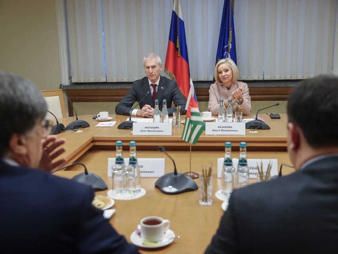 Председатель Комитета ГД по физической культуре и спорту Олег Матыцин и Председатель Комитета ГД по культуре Ольга Казакова встретились с Председателем Комитета Народного собрания Республики Абхазия Венори Яковлевичем Бебия Председатель Комитета ГД по физической культуре и спорту Олег Матыцин и Председатель Комитета ГД по культуре Ольга Казакова встретились с Председателем Комитета Народного собрания Республики Абхазия Венори Яковлевичем Бебия