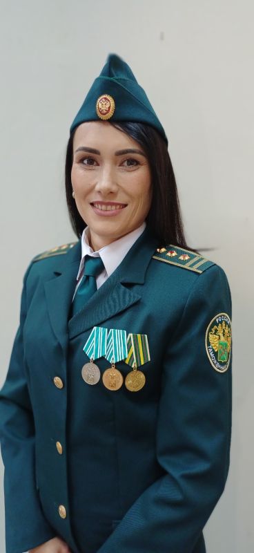 Главный государственный таможенный инспектор отдела таможенного досмотра Иркутского таможенного поста Иркутской таможни, советник государственной гражданской службы Российской Федерации 1 класса Татьяна Антипина - новая...