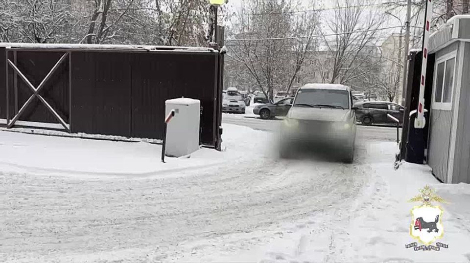 В столице России полицейские задержали мужчину из Иркутской области, подозреваемого в организации криминального сообщества