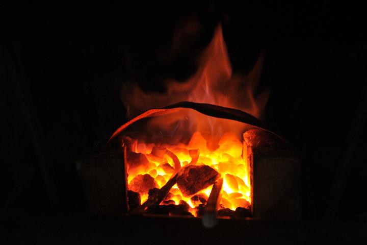 Девушка из Бурятии сожгла полмиллиона рублей в печи, скрывая преступление