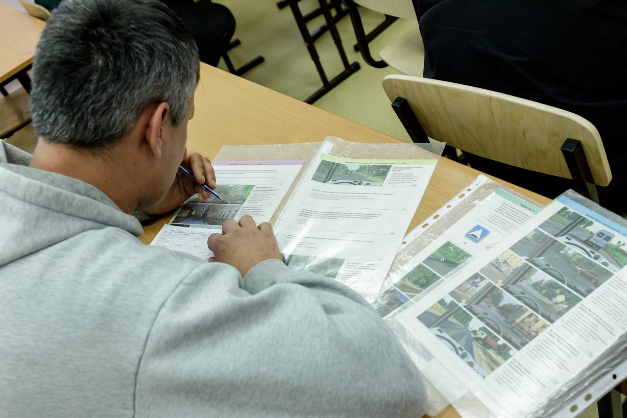 В Иркутском районе выбрали лучшего водителя школьного автобуса В Иркутском районе выбрали лучшего водителя школьного автобуса