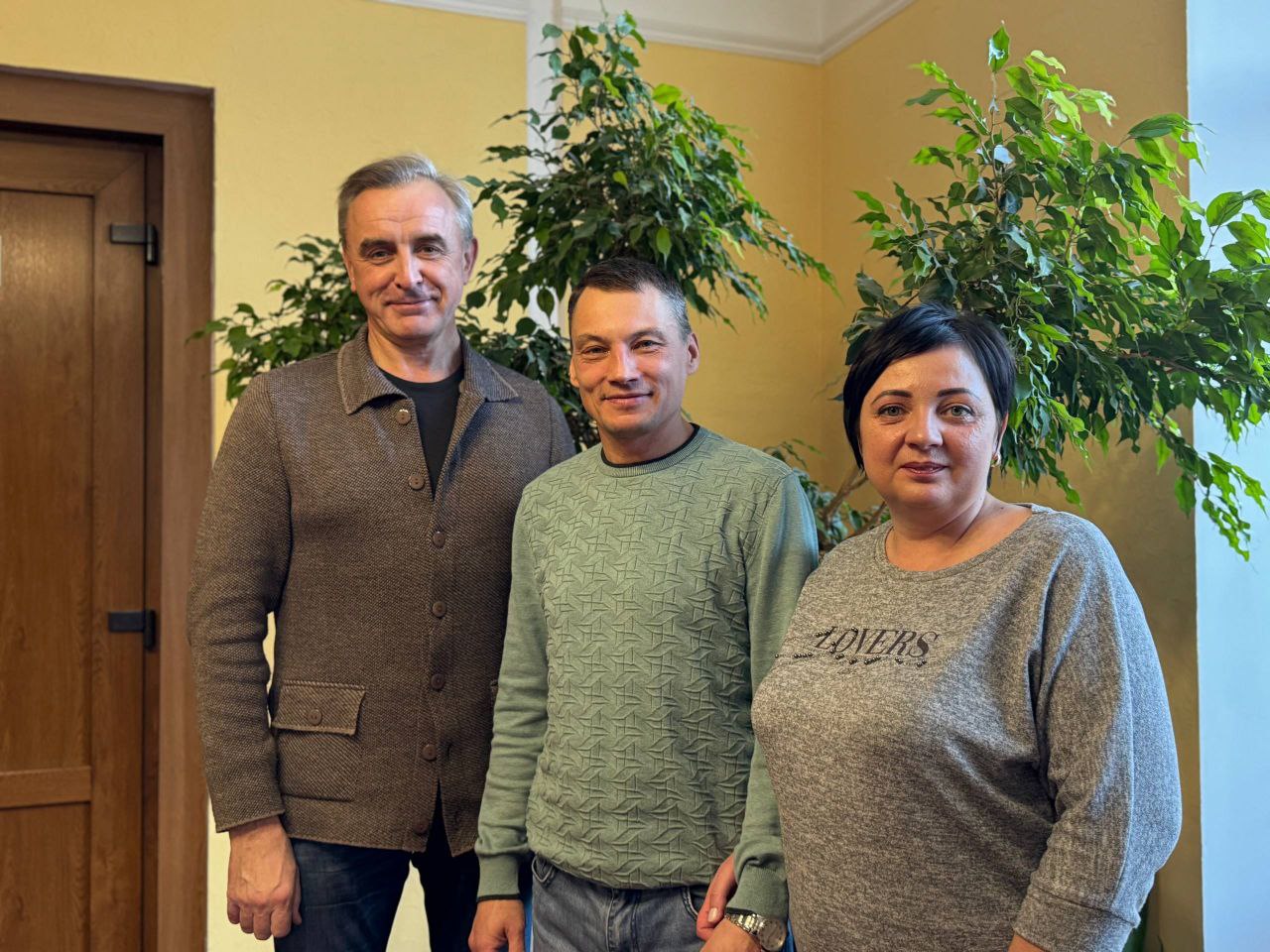 Сергей Петров: Вместе с председателем Думы Александром Александровичем Городским встретился с бойцом спецоперации, нашим земляком, Анатолием Валерьевичем Проскряковым и его женой Натальей Валентиновной Сергей Петров: Вместе с председателем Думы Александром Александровичем Городским встретился с бойцом спецоперации, нашим земляком, Анатолием Валерьевичем Проскряковым и его женой Натальей Валентиновной