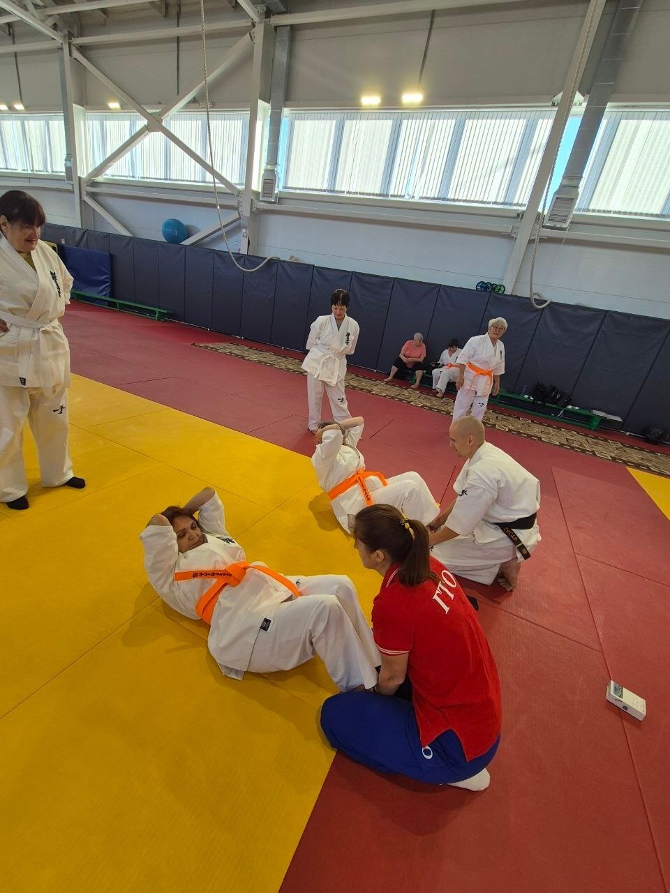 На этой неделе мэр Нижнеилимского округа Павел Березовский вручил знаки ГТО обучающимся Профессионального колледжа Железногорска-Илимского На этой неделе мэр Нижнеилимского округа Павел Березовский вручил знаки ГТО обучающимся Профессионального колледжа Железногорска-Илимского