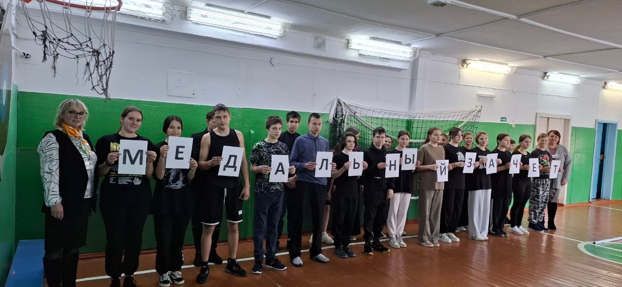 На этой неделе мэр Нижнеилимского округа Павел Березовский вручил знаки ГТО обучающимся Профессионального колледжа Железногорска-Илимского На этой неделе мэр Нижнеилимского округа Павел Березовский вручил знаки ГТО обучающимся Профессионального колледжа Железногорска-Илимского