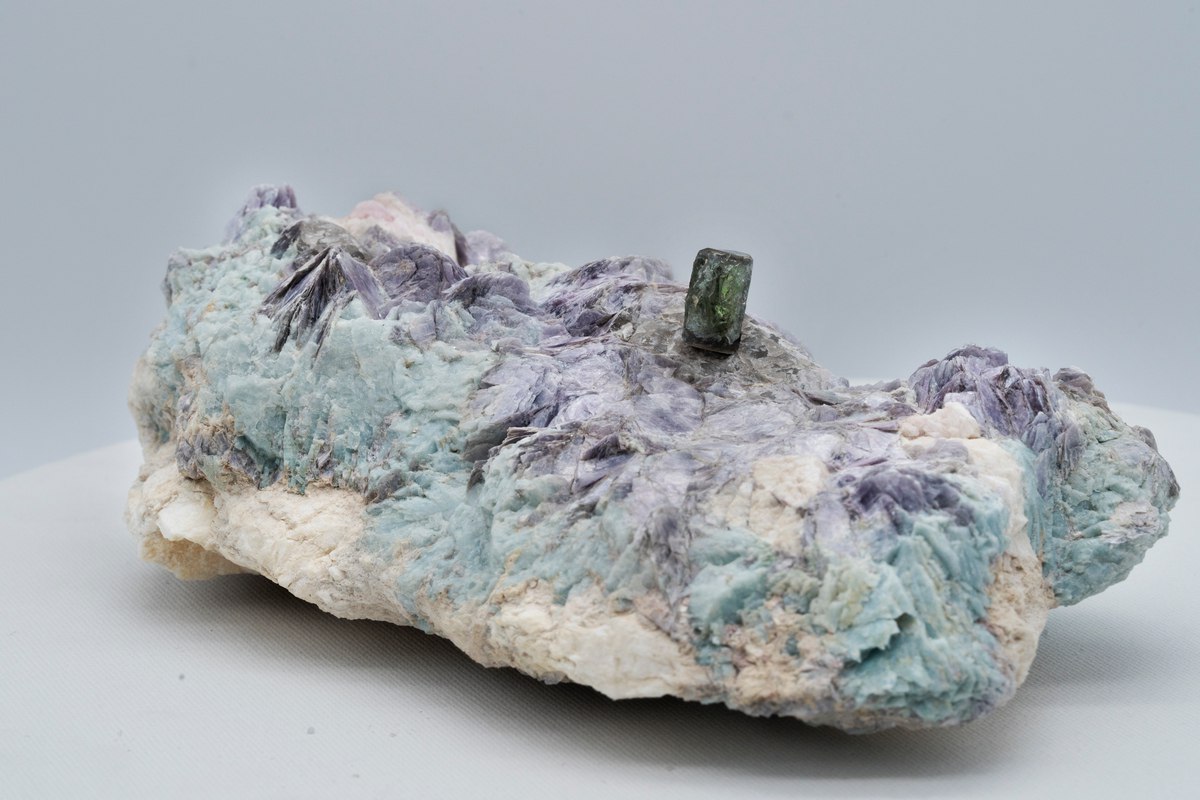 Говорят: «Камень лежа мхом обрастает», чтобы не пролежать все выходные дома, зовем вас на новую выставку «След Малхана: турмалин Забайкалья» в Усадьбу В.П. Сукачёва! Говорят: «Камень лежа мхом обрастает», чтобы не пролежать все выходные дома, зовем вас на новую выставку «След Малхана: турмалин Забайкалья» в Усадьбу В.П. Сукачёва!