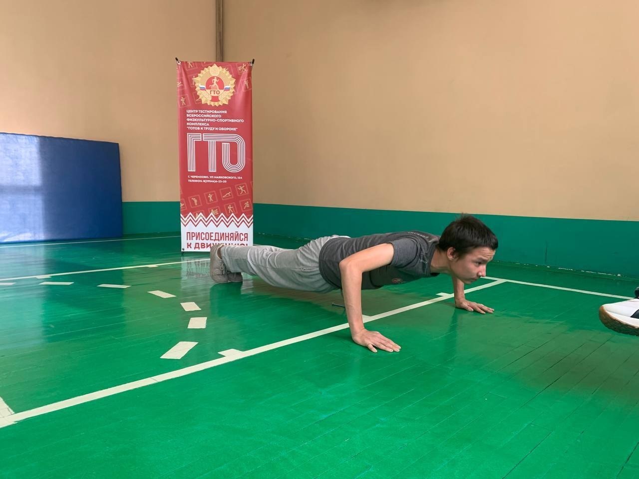 На этой неделе мэр Нижнеилимского округа Павел Березовский вручил знаки ГТО обучающимся Профессионального колледжа Железногорска-Илимского На этой неделе мэр Нижнеилимского округа Павел Березовский вручил знаки ГТО обучающимся Профессионального колледжа Железногорска-Илимского