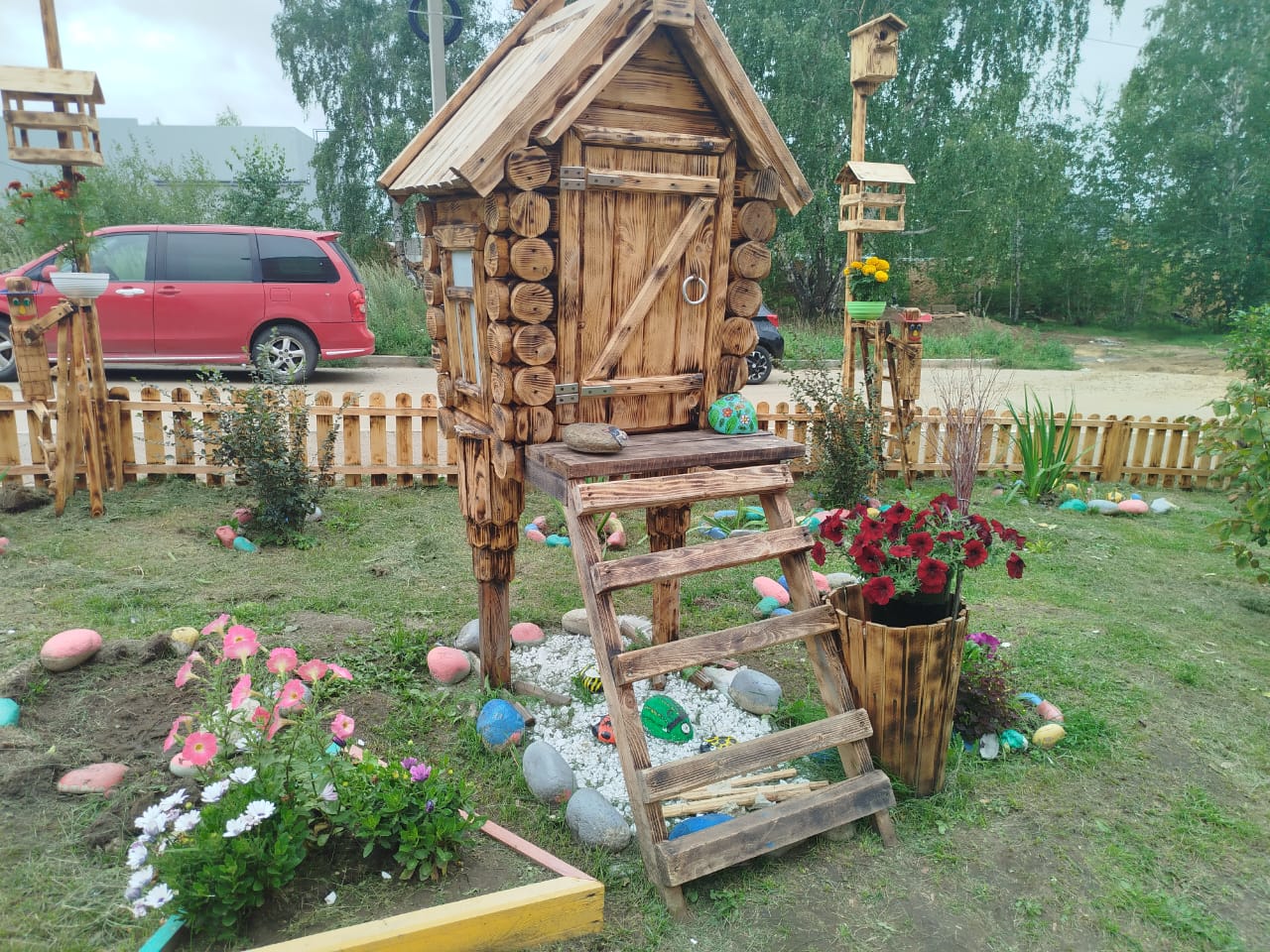 Пока на улице метет метель, иркутян приглашают вспомнить, какие красивые дворы оформляли летом наши активные горожане и проголосовать за земляков во всероссийском конкурсе «Лучший дом. Лучший двор» партии «Единая Россия» Пока на улице метет метель, иркутян приглашают вспомнить, какие красивые дворы оформляли летом наши активные горожане и проголосовать за земляков во всероссийском конкурсе «Лучший дом. Лучший двор» партии «Единая Россия»