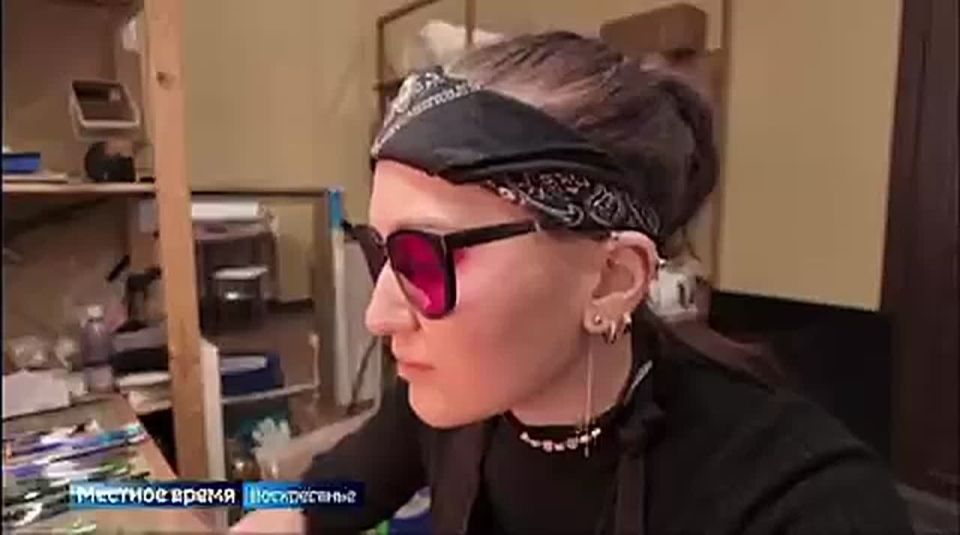 Основательница иркутского ювелирного бренда украшений из стекла стала героем фильма «Я сибирской породы»