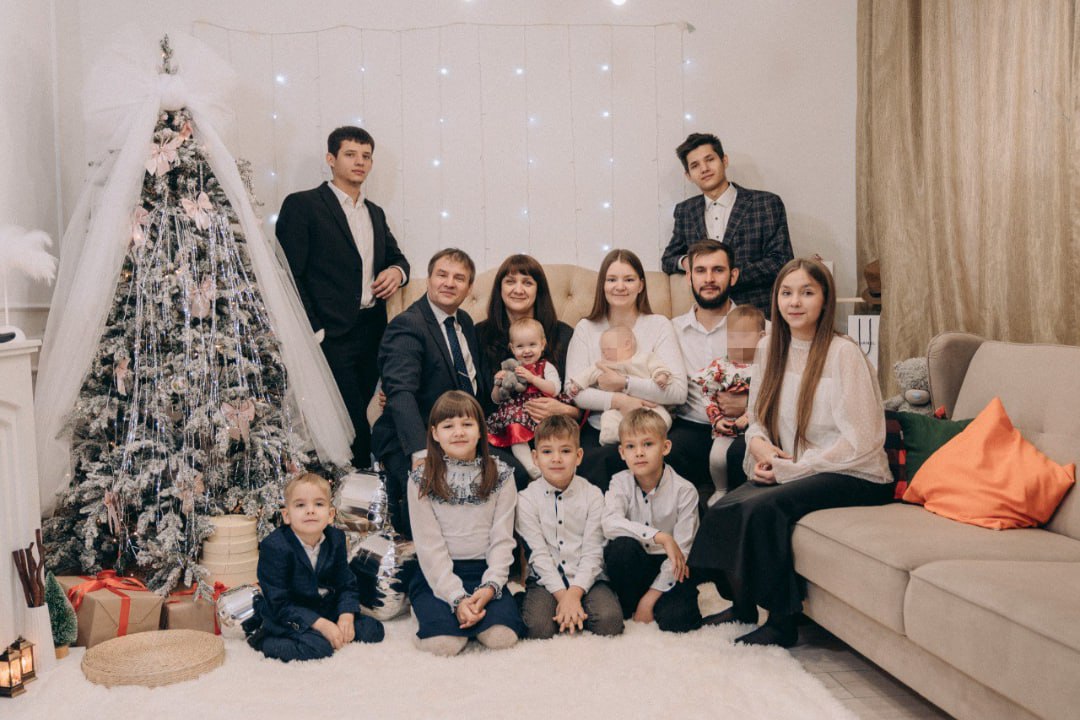 «Это не одежда и даже не еда»: родители девятерых детей признались, на что тратят больше всего денег