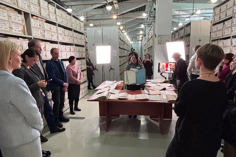 В государственном архиве Иркутской области открылась выставка,посвященная 200-летию со дня восстания декабристов «Декабристы: Сибирь как судьба» В государственном архиве Иркутской области открылась выставка,посвященная 200-летию со дня восстания декабристов «Декабристы: Сибирь как судьба»