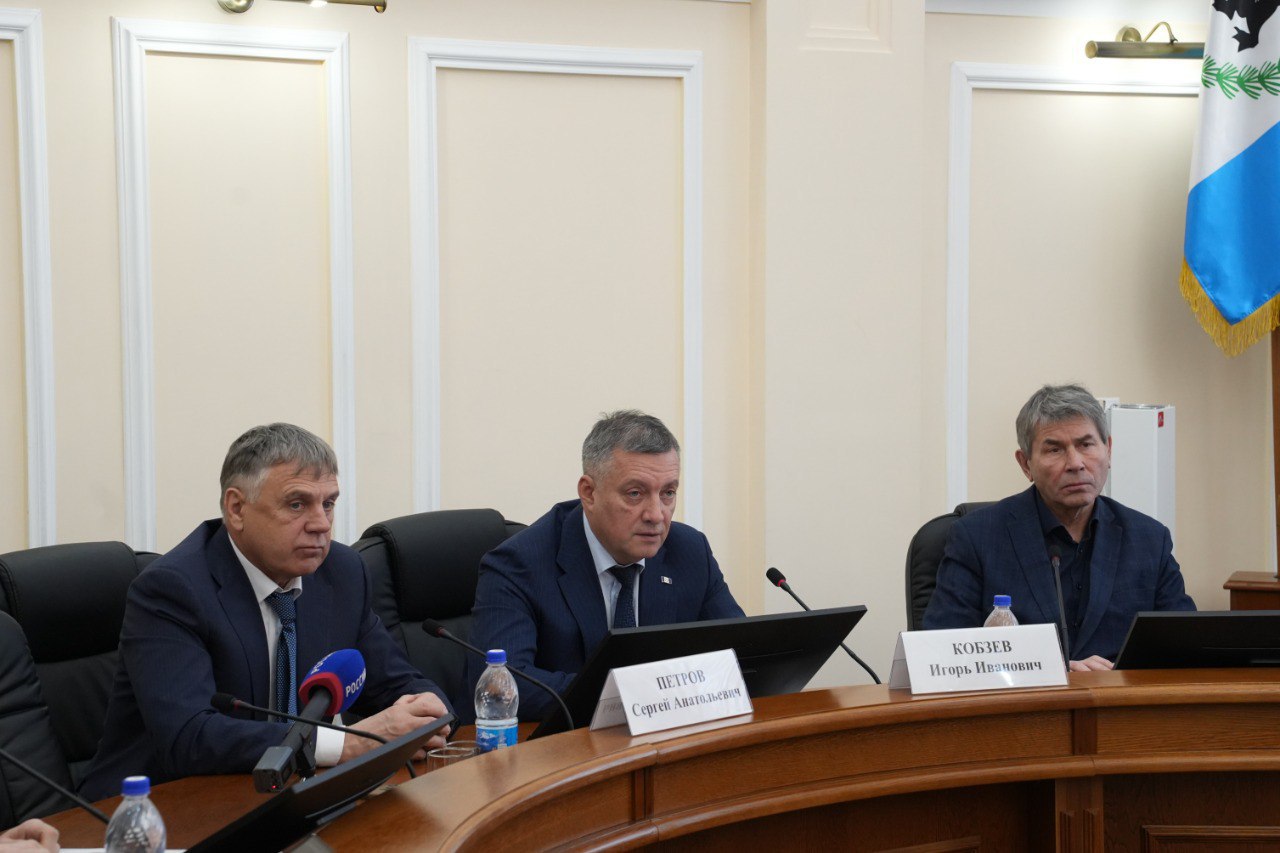 В Ангарске введен режим ЧС муниципального уровня из-за коммунальной аварии В Ангарске введен режим ЧС муниципального уровня из-за коммунальной аварии