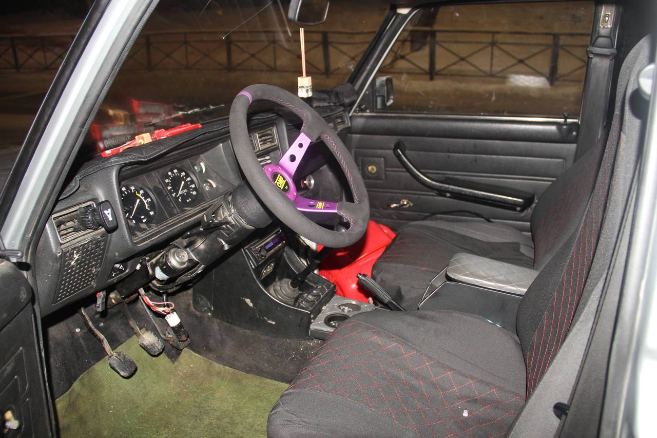 В Иркутские участковый нашел угнанную «Семерку» по дороге на происшествие В Иркутские участковый нашел угнанную «Семерку» по дороге на происшествие