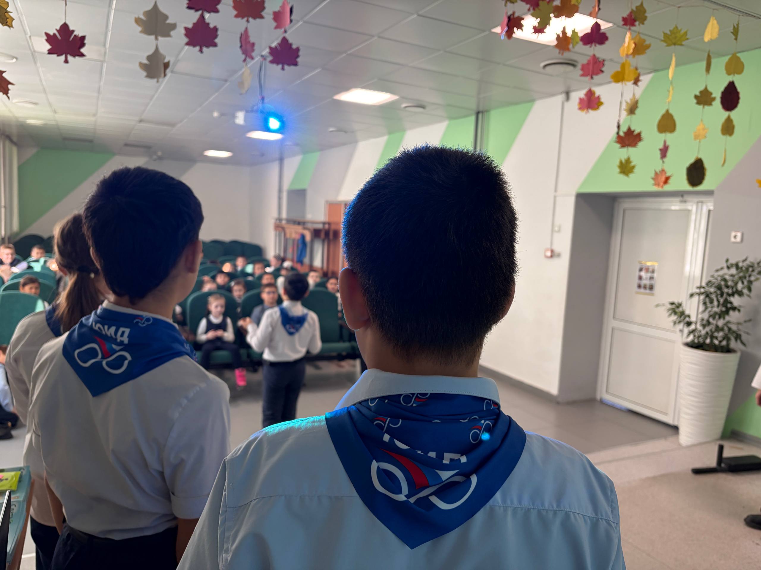 Ура! Первоклассники стали пешеходами! Ура! Первоклассники стали пешеходами!