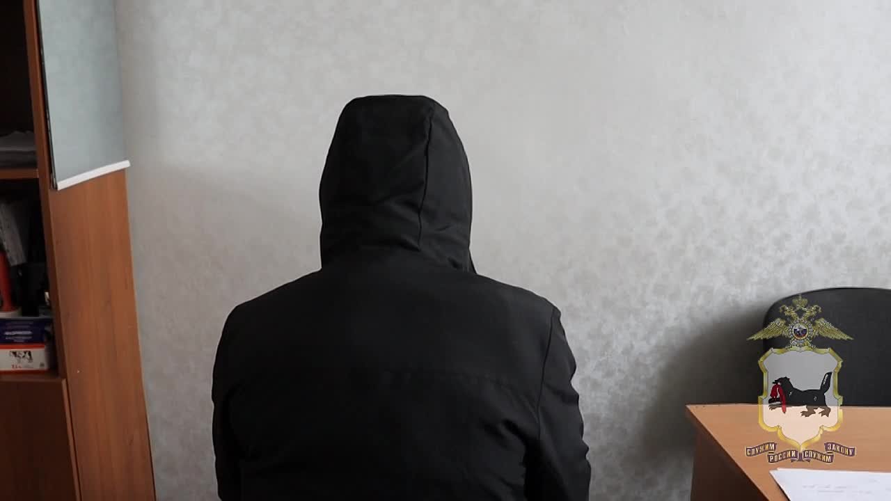 В Приангарье задержан предполагаемый дроппер, продавший банковскую карту и сим-карту за 3 тысячи рублей