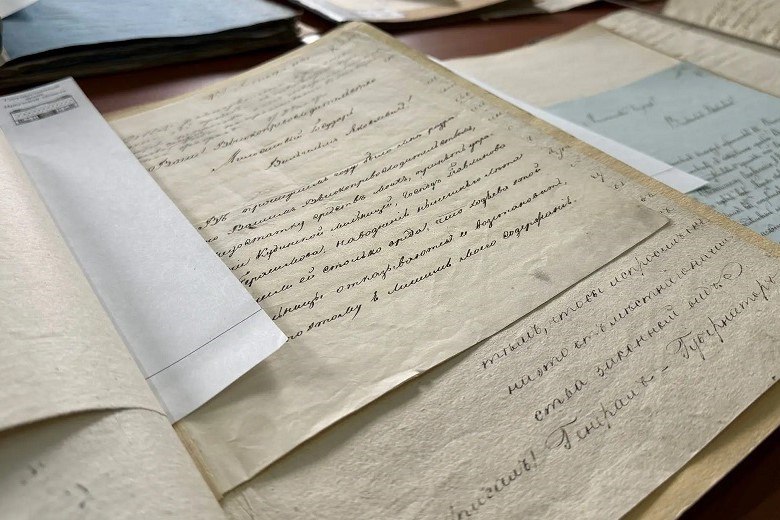 В государственном архиве Иркутской области открылась выставка,посвященная 200-летию со дня восстания декабристов «Декабристы: Сибирь как судьба» В государственном архиве Иркутской области открылась выставка,посвященная 200-летию со дня восстания декабристов «Декабристы: Сибирь как судьба»